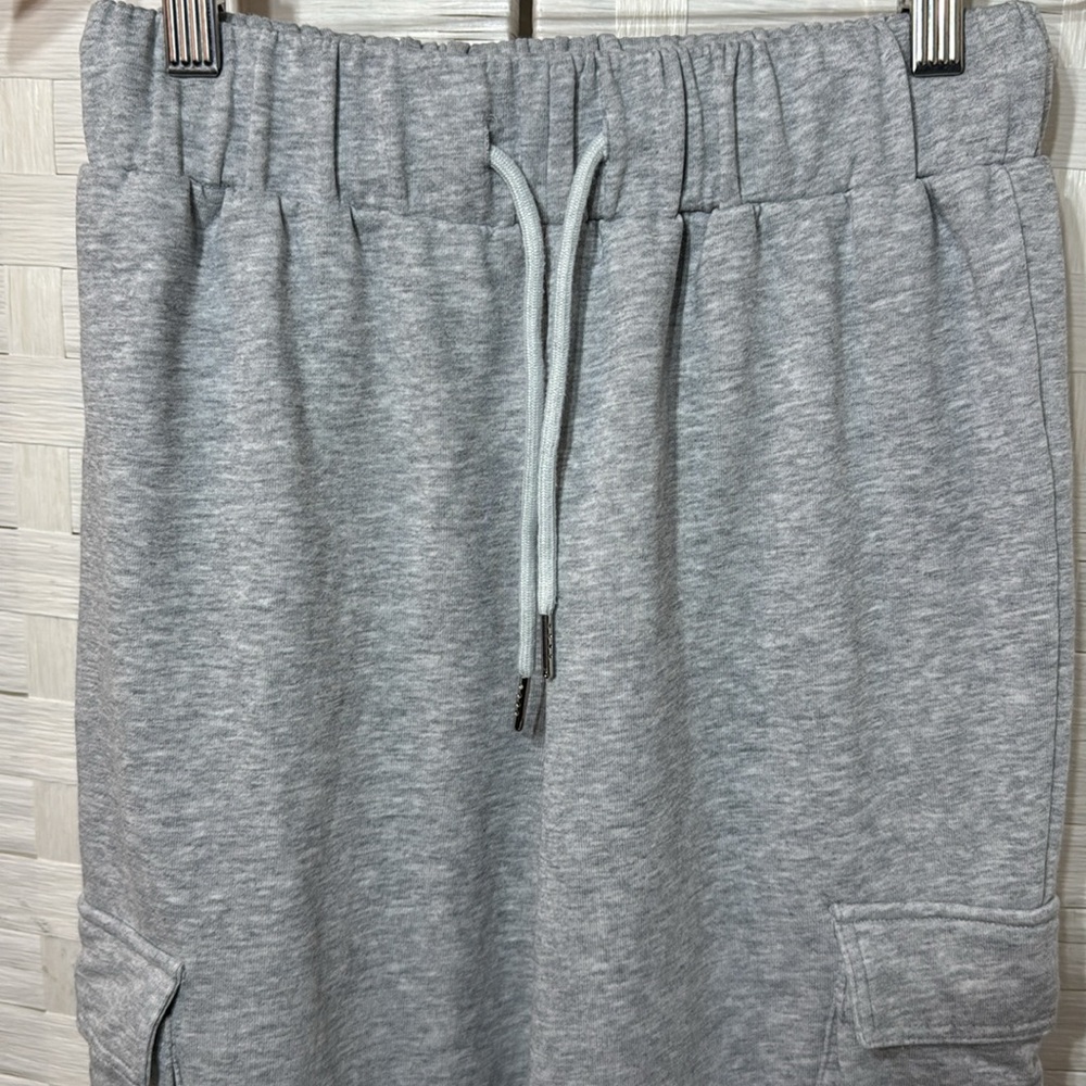 Superdown Bethany Cargo Gray Drawstring Waist Swe… - image 2